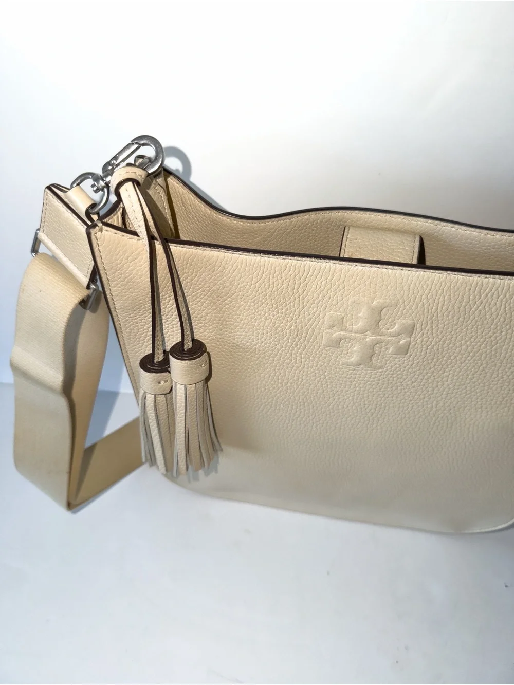 Tory Burch Thea Web Large Shoulder Bag. Color New Cream. Retail $449. Minimalist